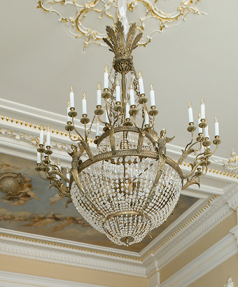 Деталь интерьера (люстра)